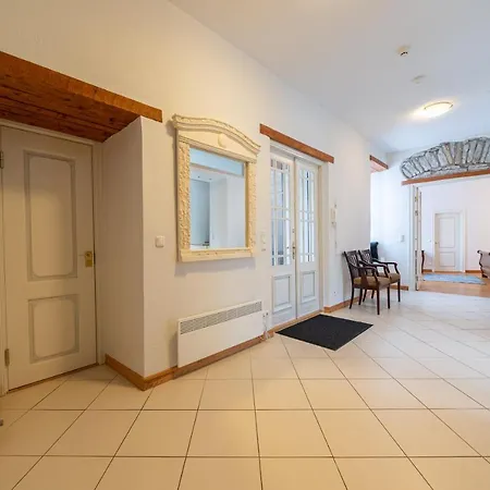 Old Town - Premium Medieval House Apartmán *