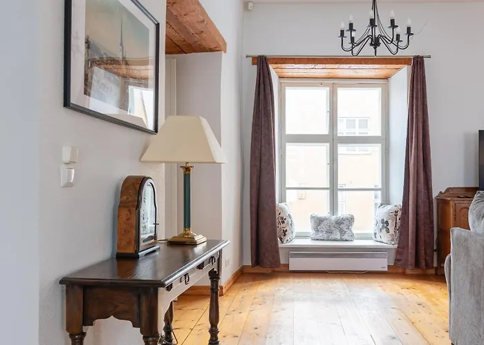 Old Town - Premium Medieval House Апартаменты